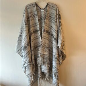 Mudd Black and Gray Patterned Poncho